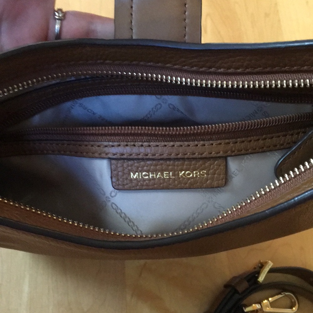 MICHAEL KORS | Pebbled Leather Lillian Shoulder Bag With Crossbody Strap - Picture 13 of 13